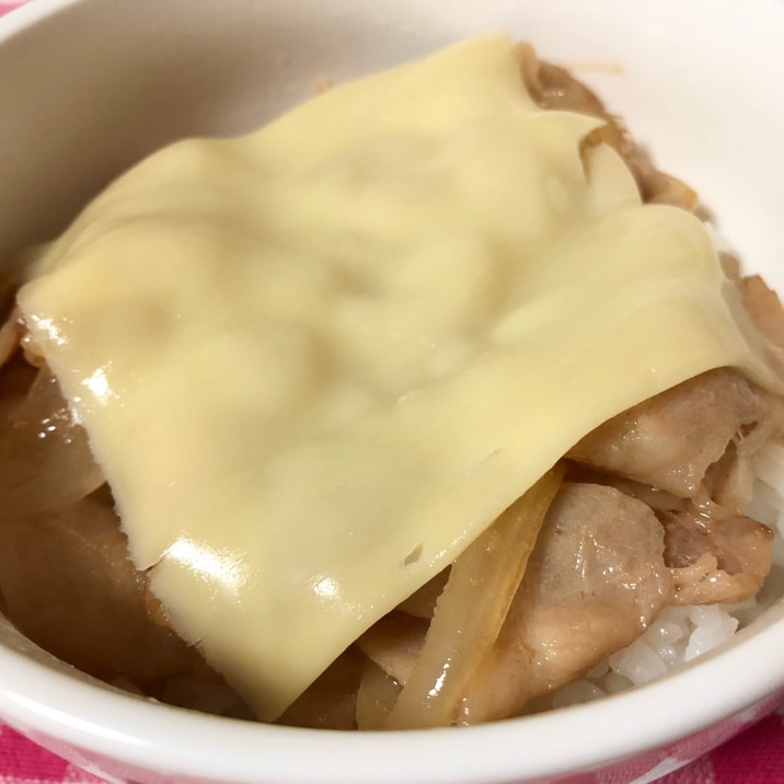 めんつゆで簡単☆チーズ豚丼